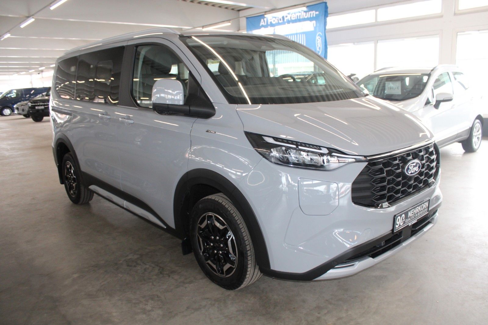 Fahrzeugabbildung Ford Tourneo Custom PHEV ACTIVE 8-Sitzer B&O NAVI LED
