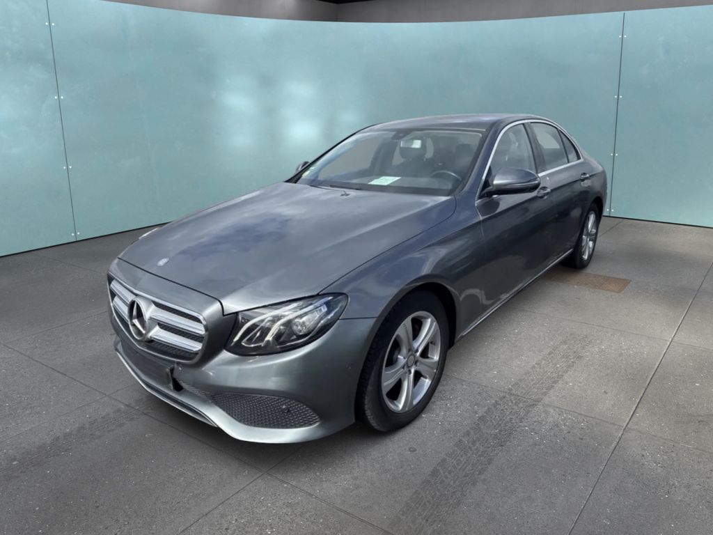 Image of Mercedes-Benz E 200