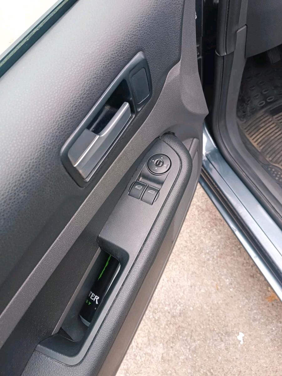Ford Focus 2005 — фото 8