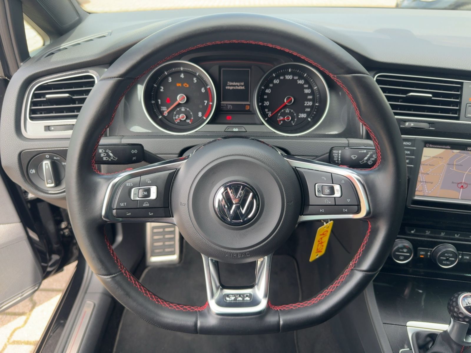 Fahrzeugabbildung Volkswagen Golf VII GTI 2.0 TSI Alu Bi-Xenon Navi Sitzh. PD