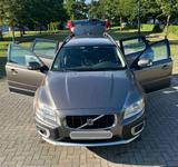 Volvo XC70 2.4 D5 AWD Momentum Oyster Grau Metallic - Volvo XC70: 2.4