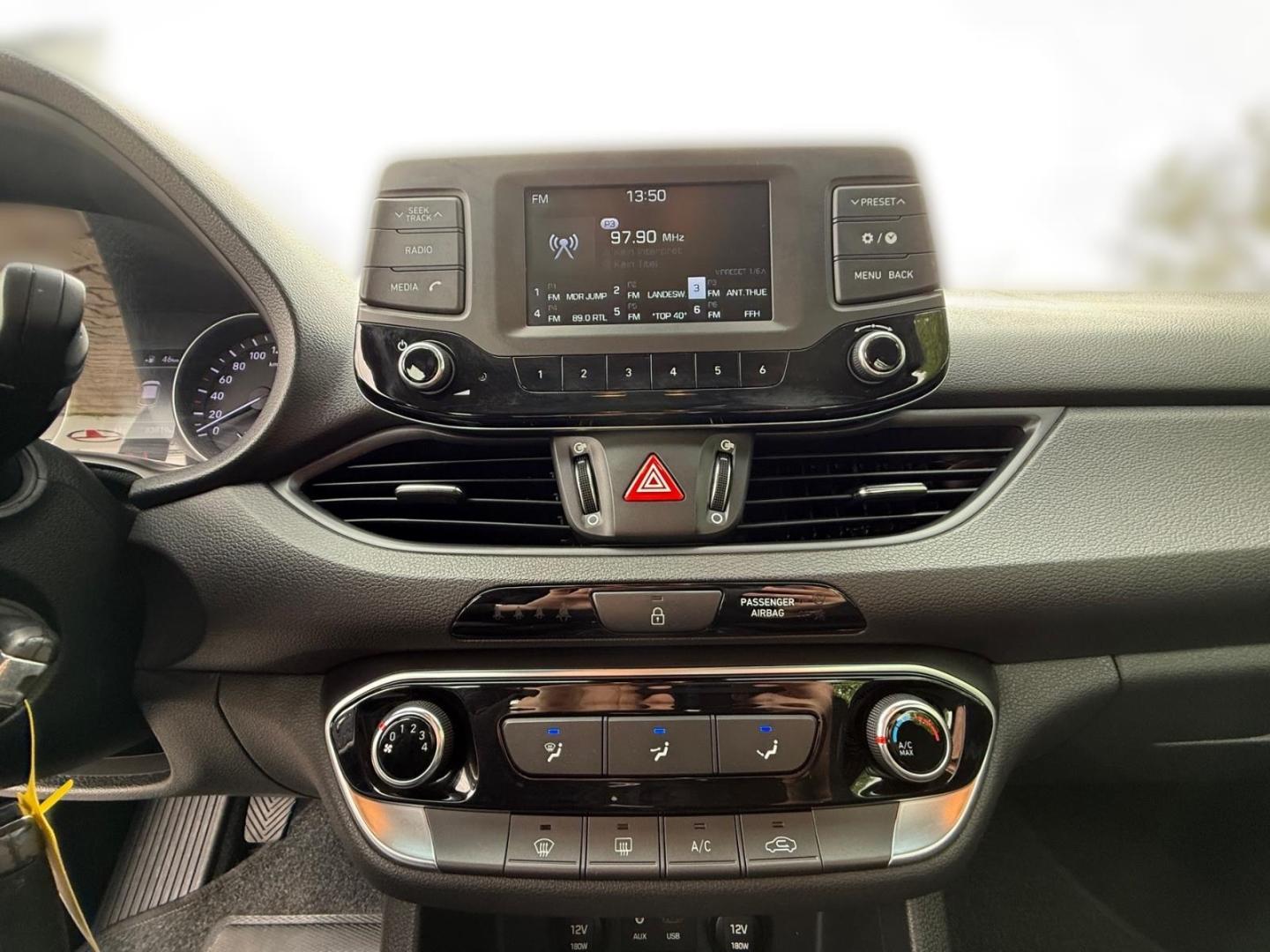 Hyundai i30 cw Premium 1.4T LED Bluetooth Kamera Sitzhzg