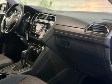 Volkswagen Tiguan - 12