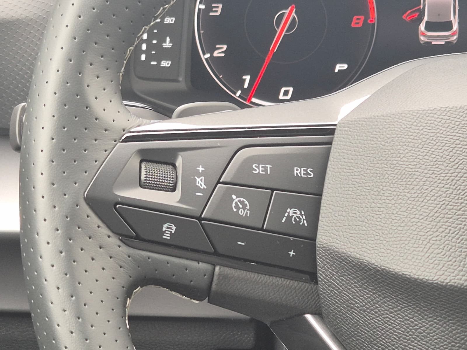 Fahrzeugabbildung SEAT Ibiza 1.5 TSI FR Black Edition*LED*ACC*KAM*PANO