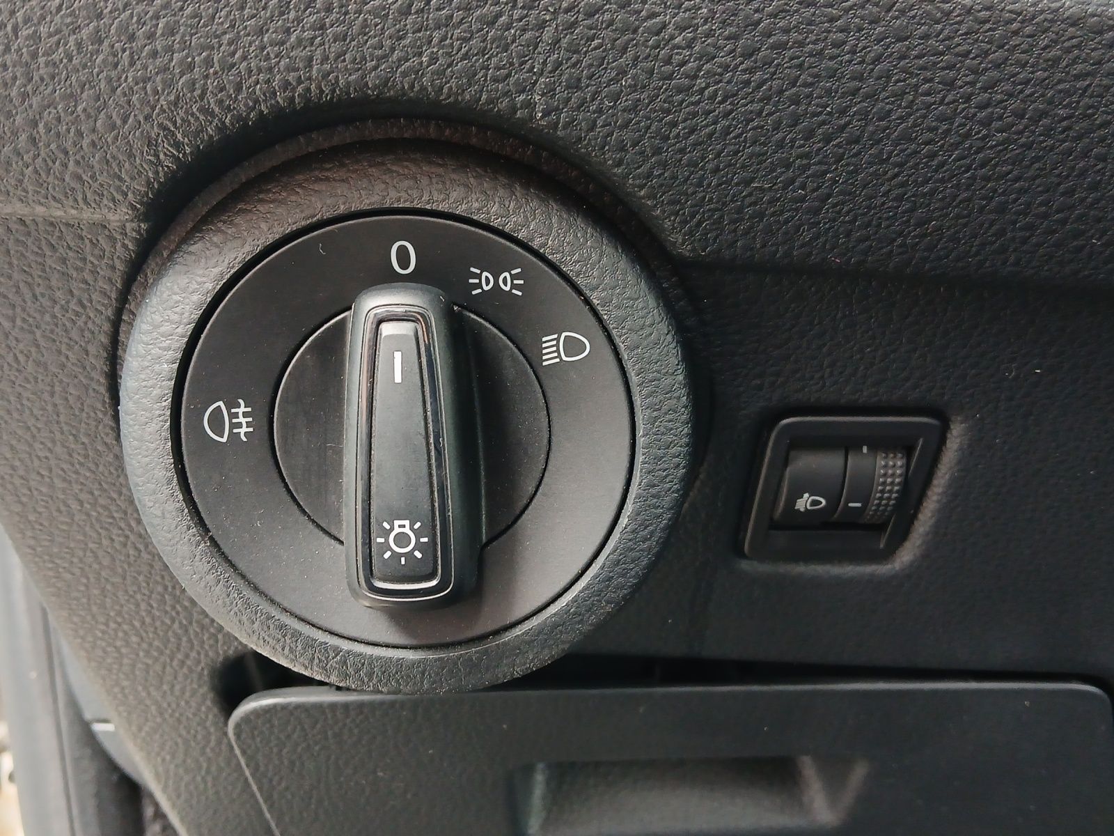Fahrzeugabbildung Volkswagen T6 Multivan T6.1 TDI Family DSG CarPlay PDC SH