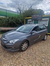 Hyundai i30 CW 1.6 CRDi 66 kW FIFA WM Edition - Hyundai i30 aus 2010 mit Diesel-Antrieb