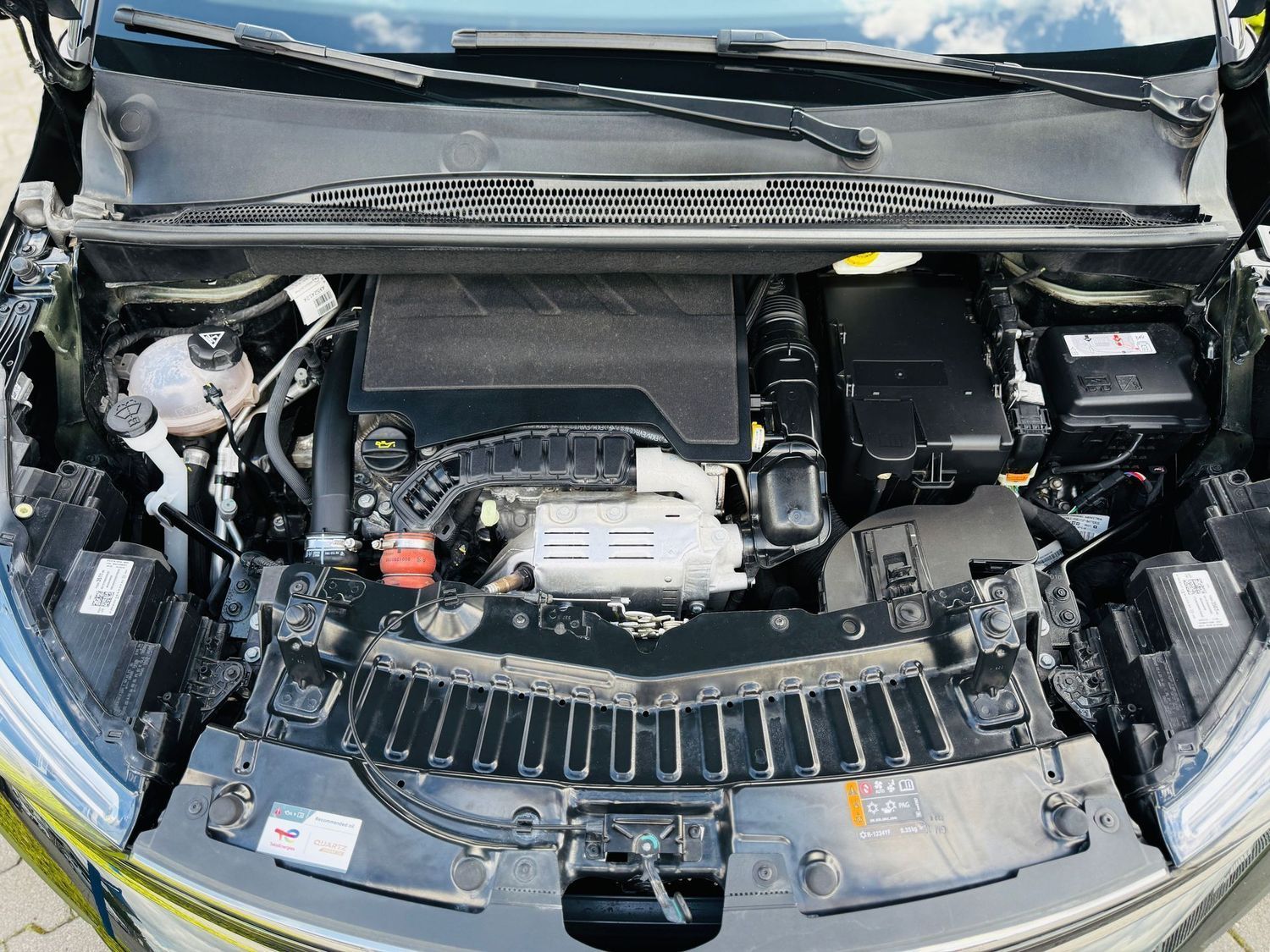 Fahrzeugabbildung Opel Crossland X 1,2 T ELEG., Navi, Panod, LED, RFK,