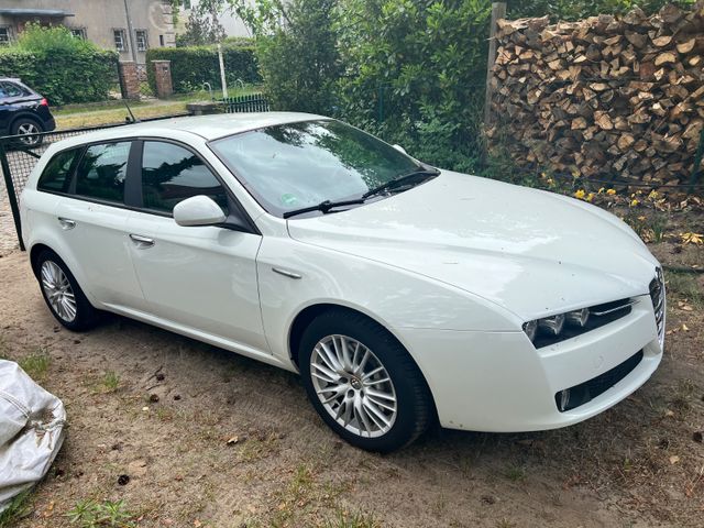 Alfa Romeo Bella 159 2.4 JTDM (8fach Bereift)