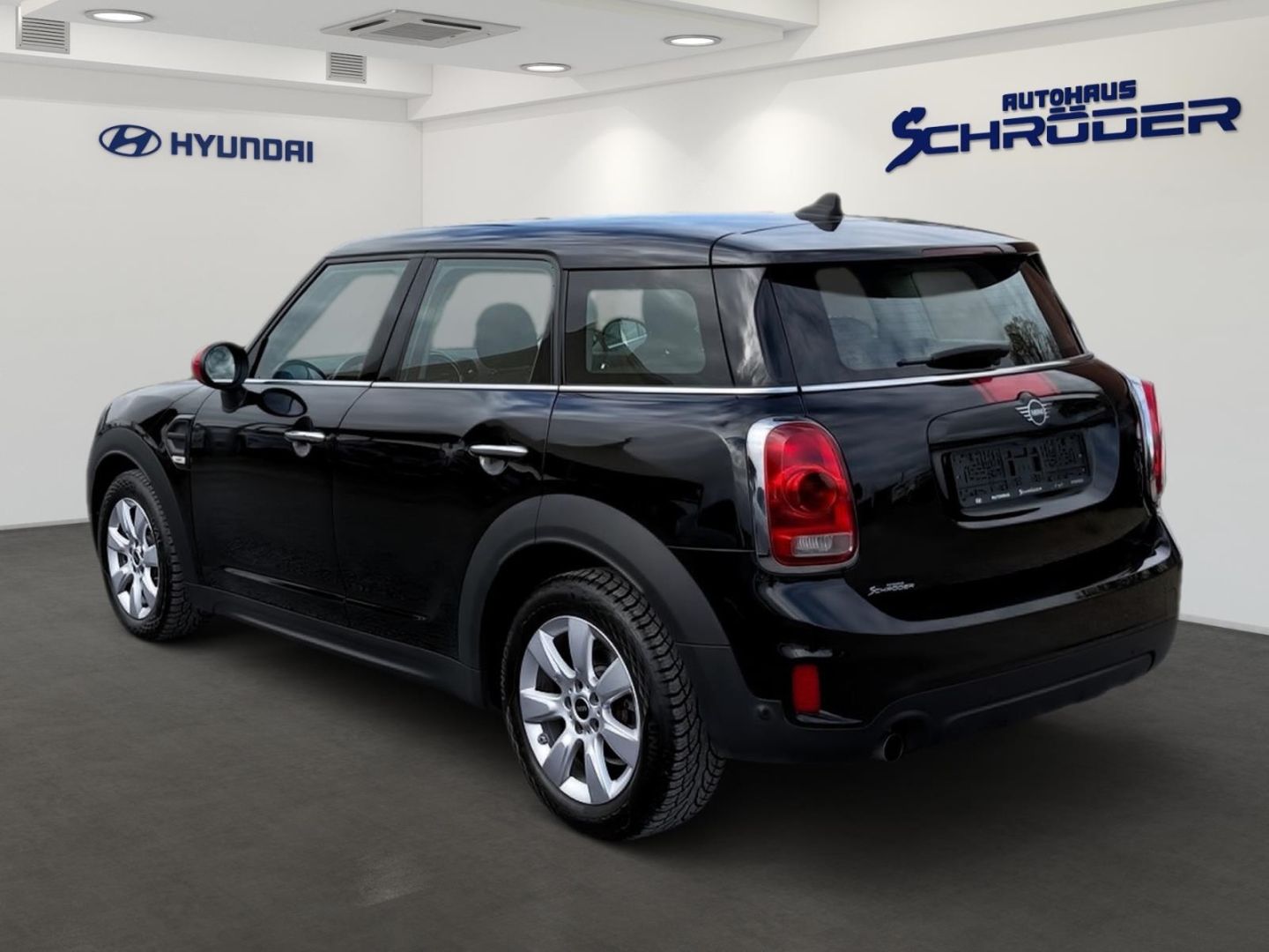Fahrzeugabbildung MINI One Countryman COUNTRYMAN 1.5 Kombi Navigation