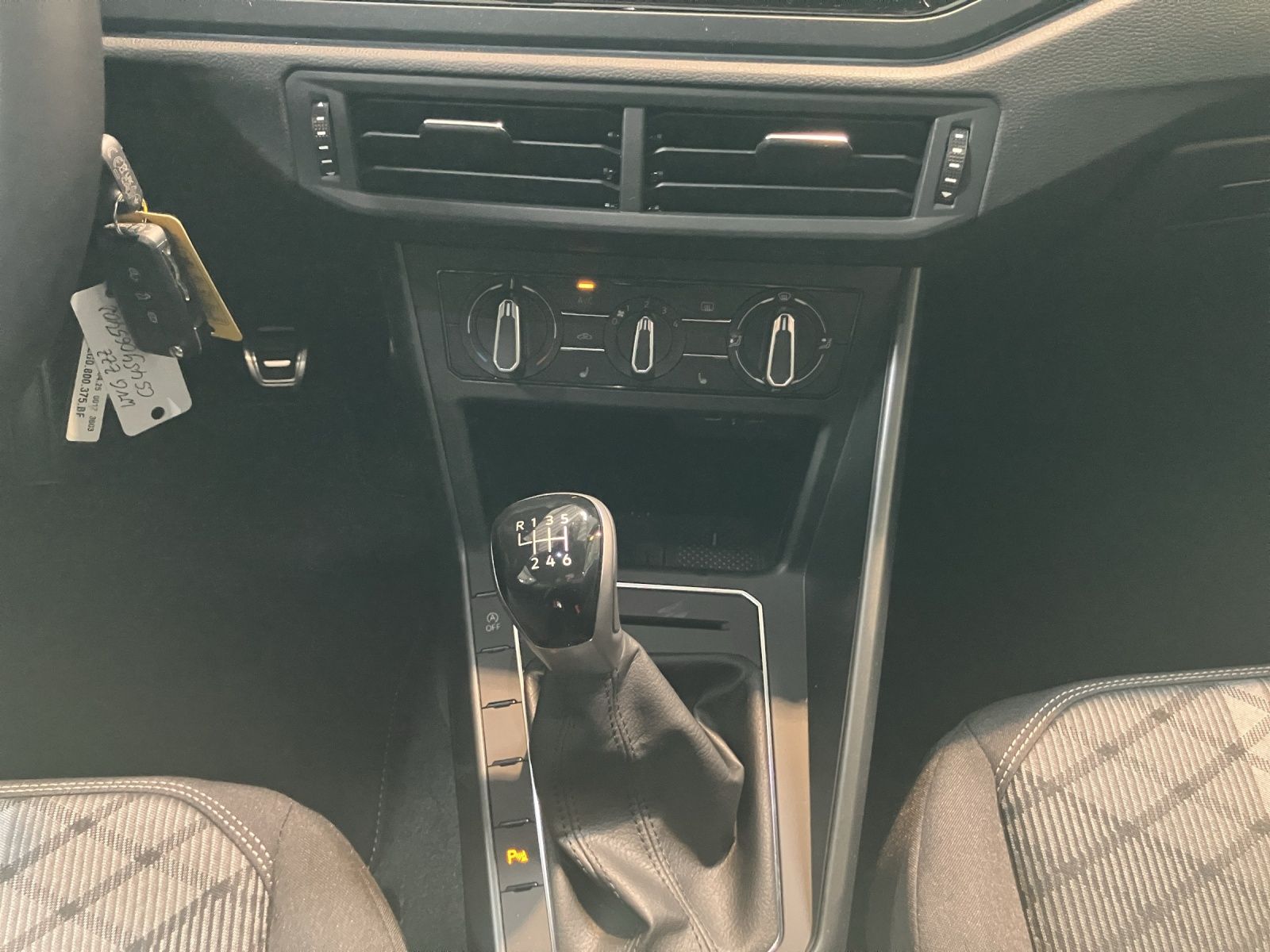 Fahrzeugabbildung Volkswagen Taigo R-Line Black-Style RearView