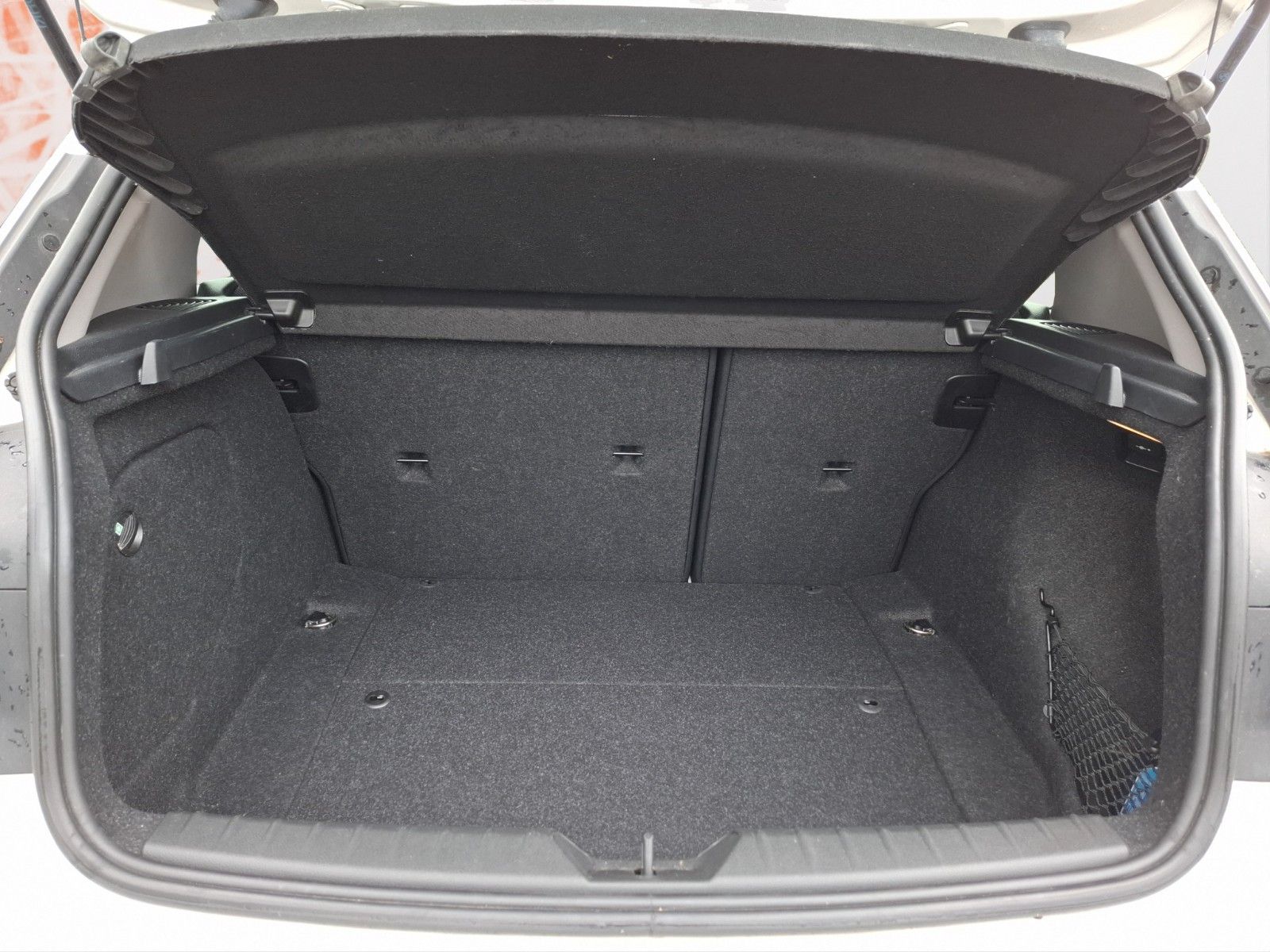 Fahrzeugabbildung BMW 118 d Sport Line ! 1te Hand ! LED ! TOP !