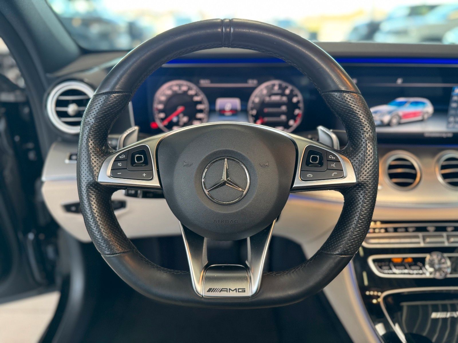 Fahrzeugabbildung Mercedes-Benz E 63 AMG T-Modell 4Matic Burmester VOLL