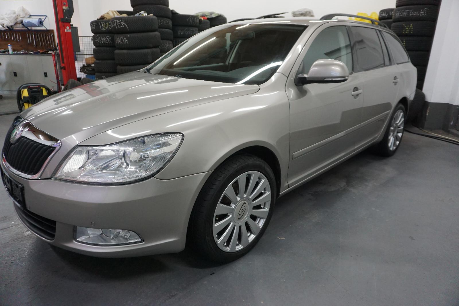 Skoda Octavia 2009 — interior