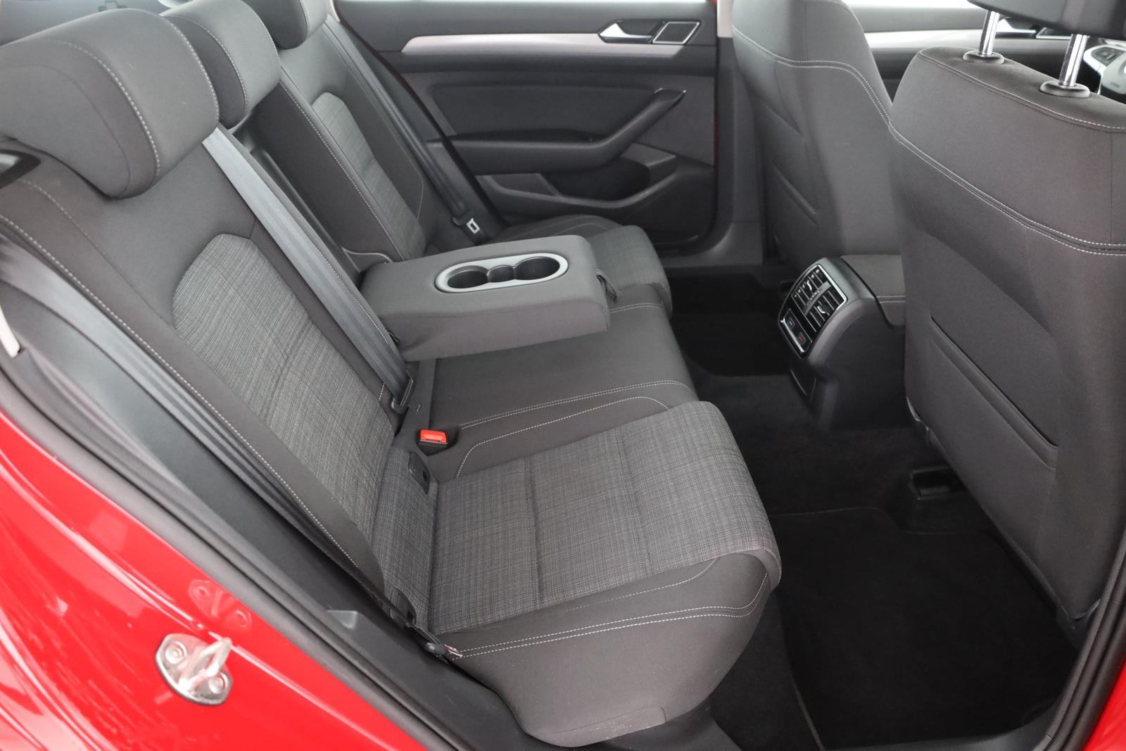 Volkswagen Passat 1.6 TDI DSG Business LED Navi ACC, миниатюра 24