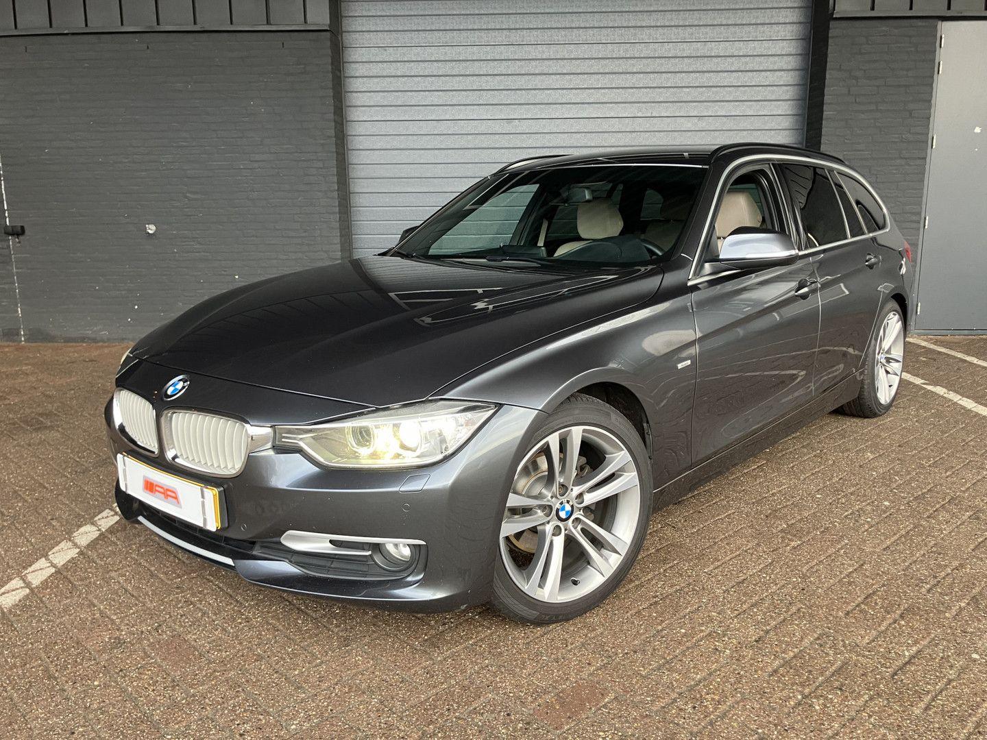 BMW 320 3-serie Touring 320d XENON-LEDER-NAVI-AHK-LE