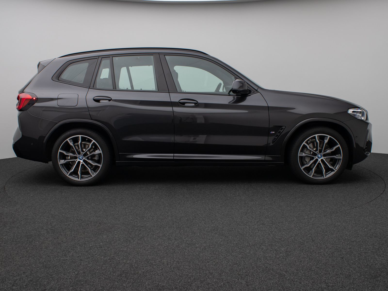 Fahrzeugabbildung BMW X3 xD30e M Sport Panorama 360° HUD DAB HiFi AHK