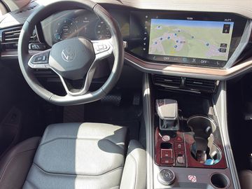 Volkswagen Touareg - 7