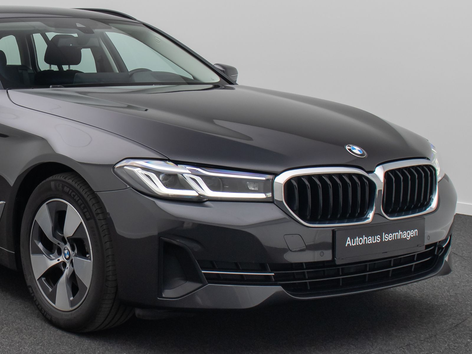 Fahrzeugabbildung BMW 520d xD  DAB Laser HUD Kamera AHK ALarm Komfort