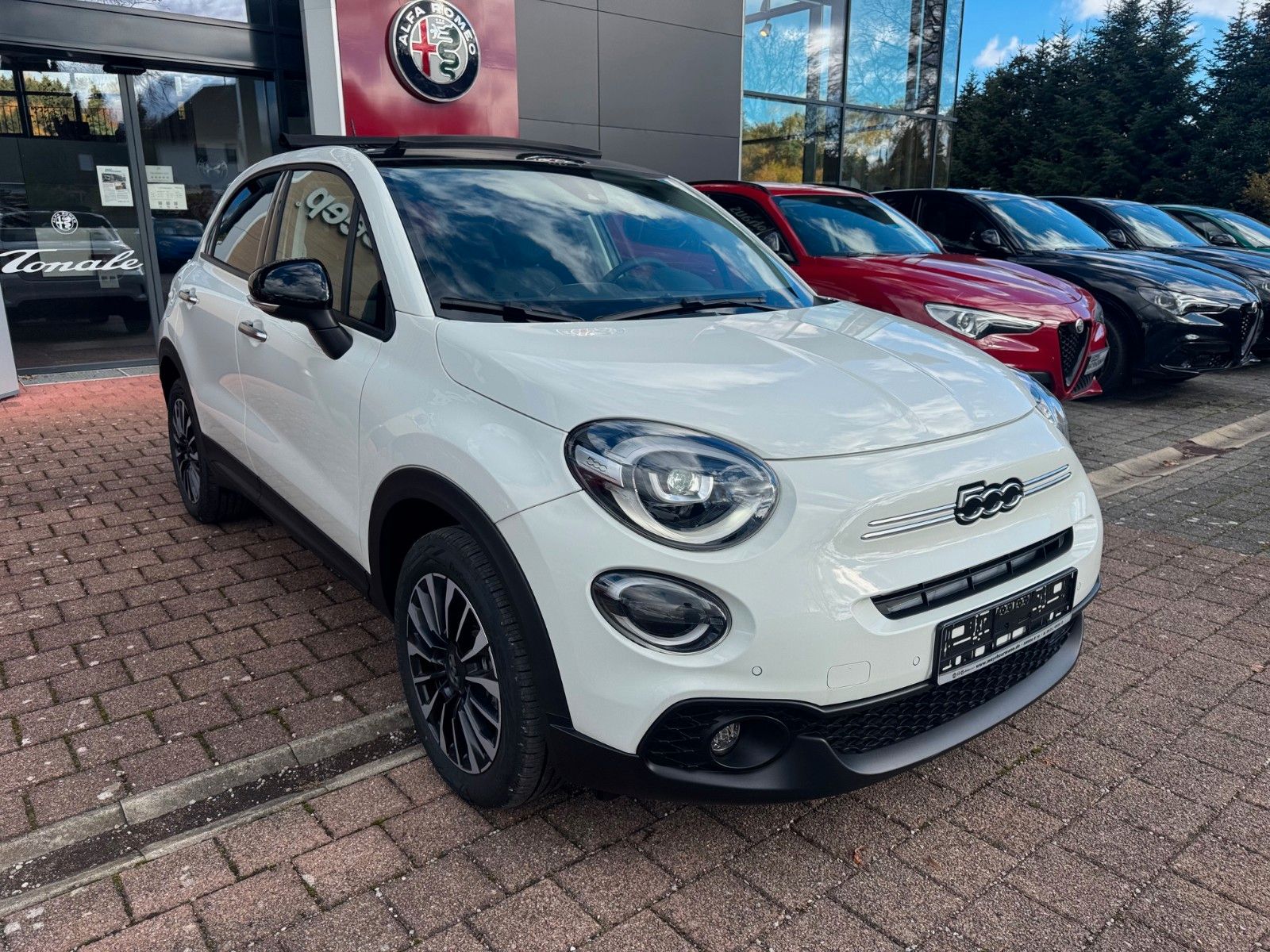 Fahrzeugabbildung Fiat 500X 130PS AUTOM. DOLCEVITA FALTDACH NAVI KAMERA