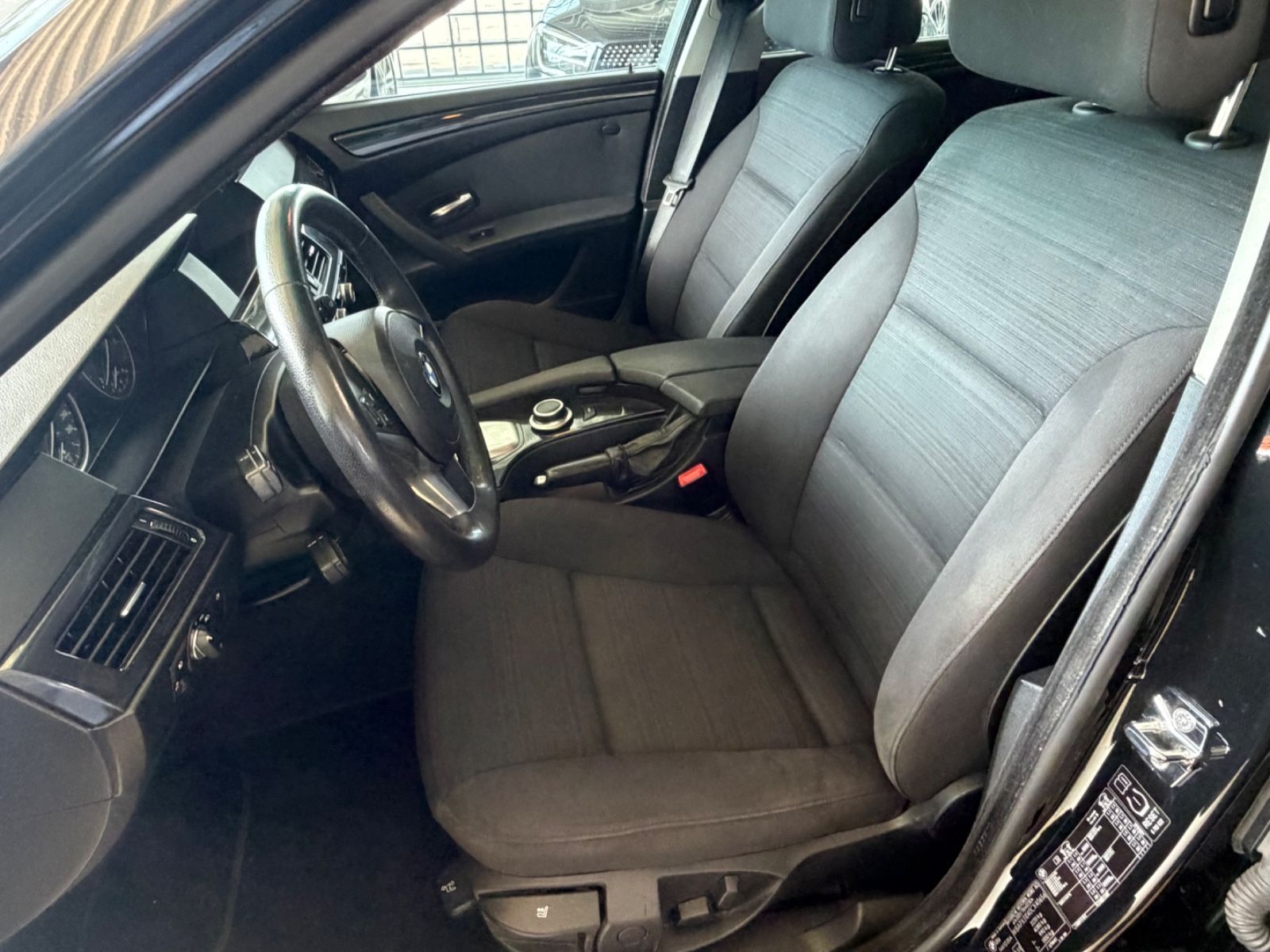 Fahrzeugabbildung BMW 520 5 Touring 520 d