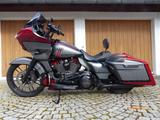 Harley-Davidson Road Glide CVO mit Jekill & Hyde Auspuff - HARLEY-DAVIDSON CVO ROAD GLIDE