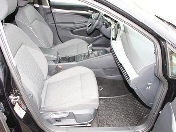 Volkswagen Golf VIII Variant 1.5 TSI Move KLIMA LED ALU