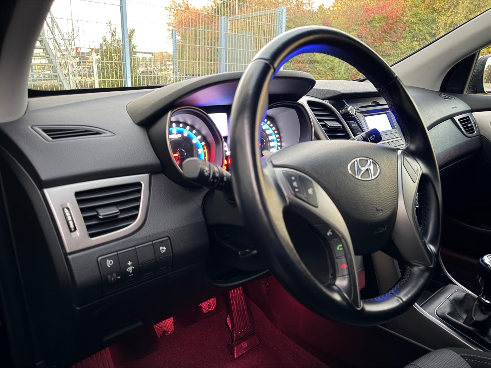 Hyundai i30 2014 — photo 15