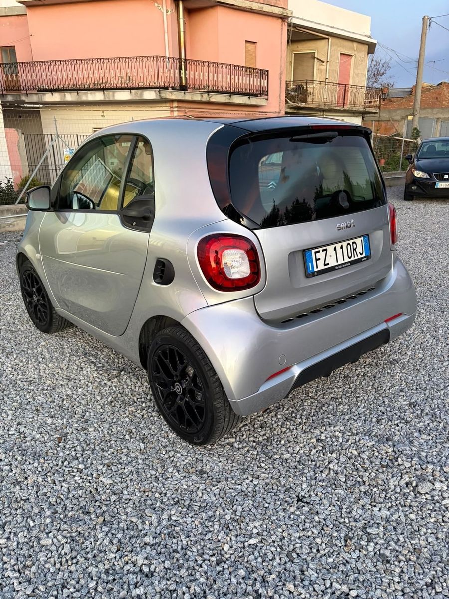Smart ForTwo 70 1.0 twinamic Superpassion imagem 2