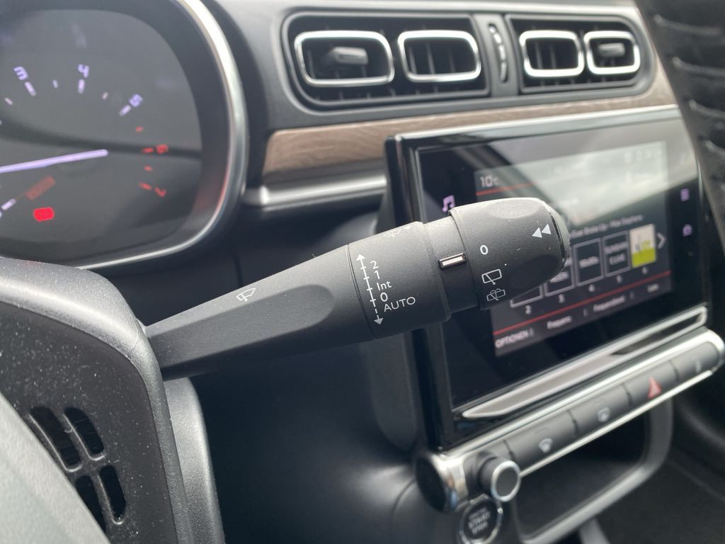 Fahrzeugabbildung Citroën C3 PT 83 S&S MAX *Sitzh*Navi*Cam*Carplay*Touch*