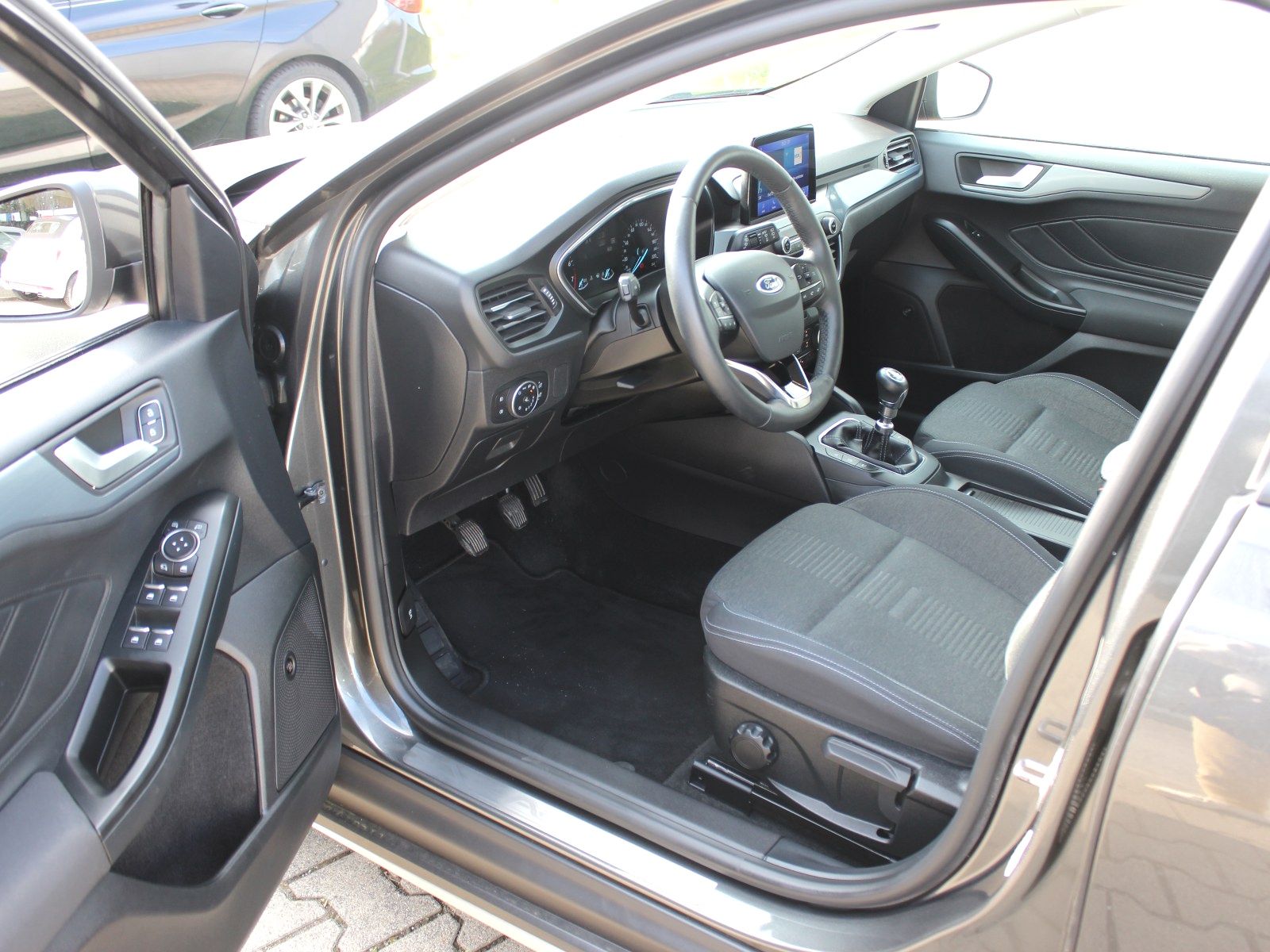 Fahrzeugabbildung Ford Focus Active 1,0 EcoBoost Start/Stopp