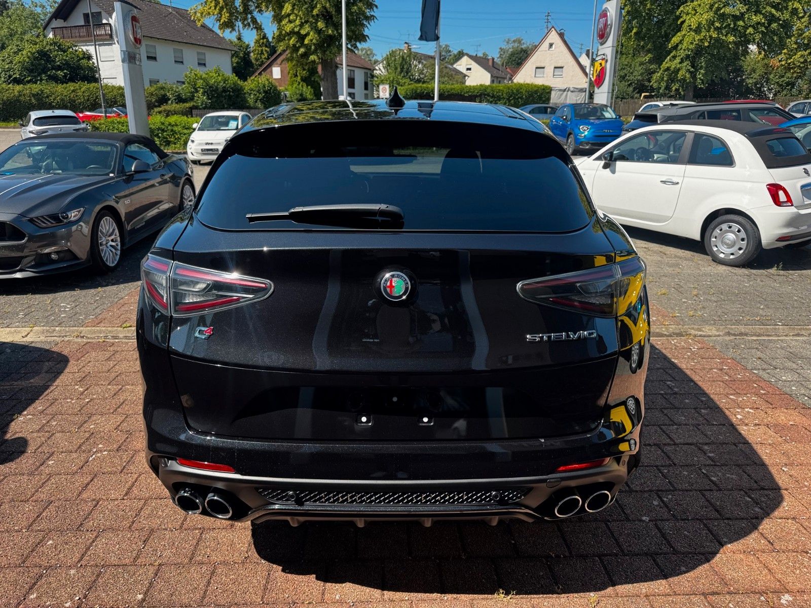Fahrzeugabbildung Alfa Romeo QUADRIFOGLIO 2.9 V6 Bi-Turbo Q4 Glasdach Memory
