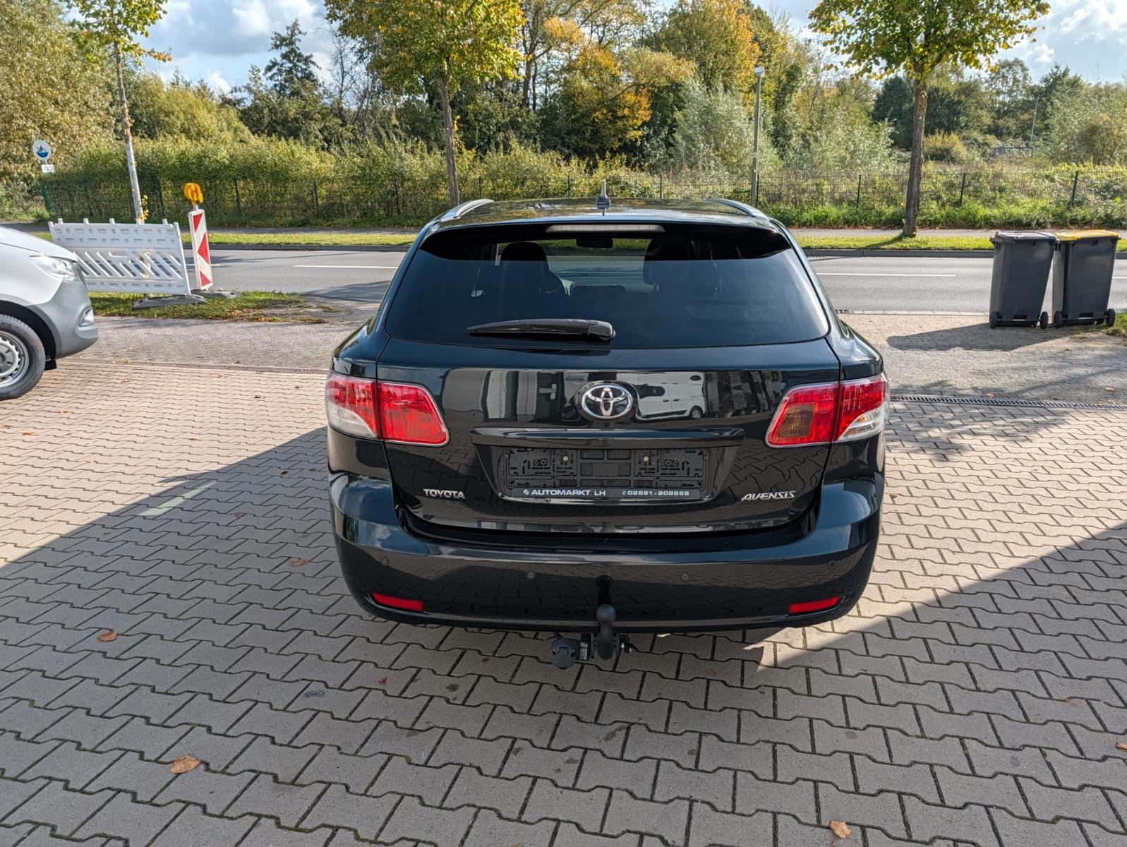 Toyota Avensis 2011 — photo 5