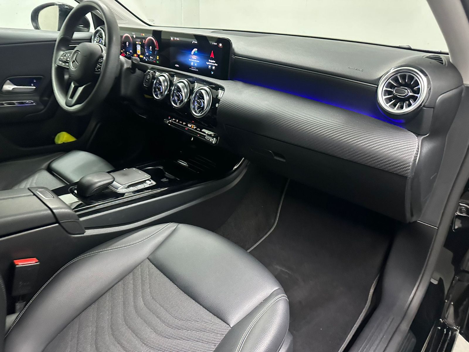 Fahrzeugabbildung Mercedes-Benz A 250 e DCT*STYLE*KAMERA*PDC*NAVI*AMBIL*LED