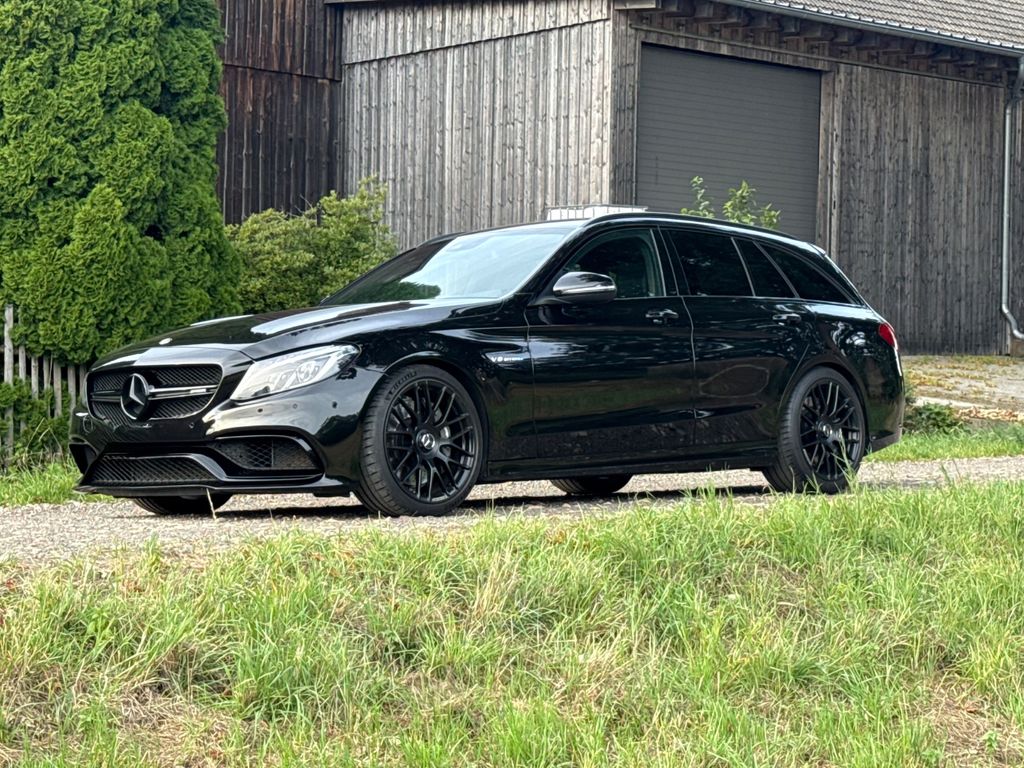 Image of Mercedes-Benz C 63 AMG