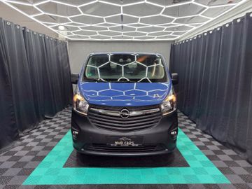 Opel Vivaro - 1