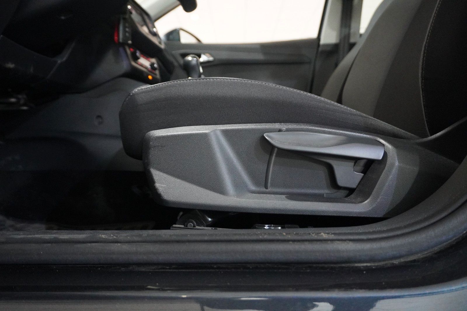 Fahrzeugabbildung SEAT Ibiza 1.0 MPI STYLE 5-TÜR NAVI/PDC/TEMP./NEBEL