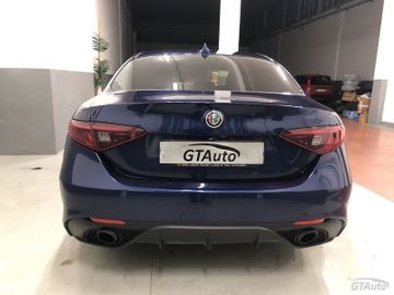 Alfa-Romeo Giulia - 6