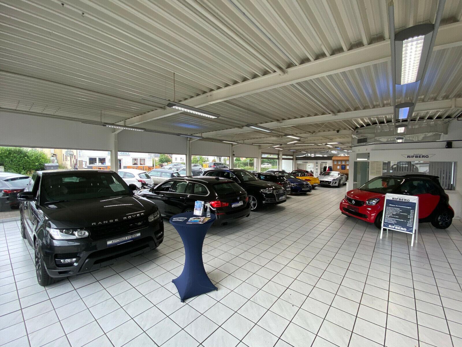 showroom-image-top