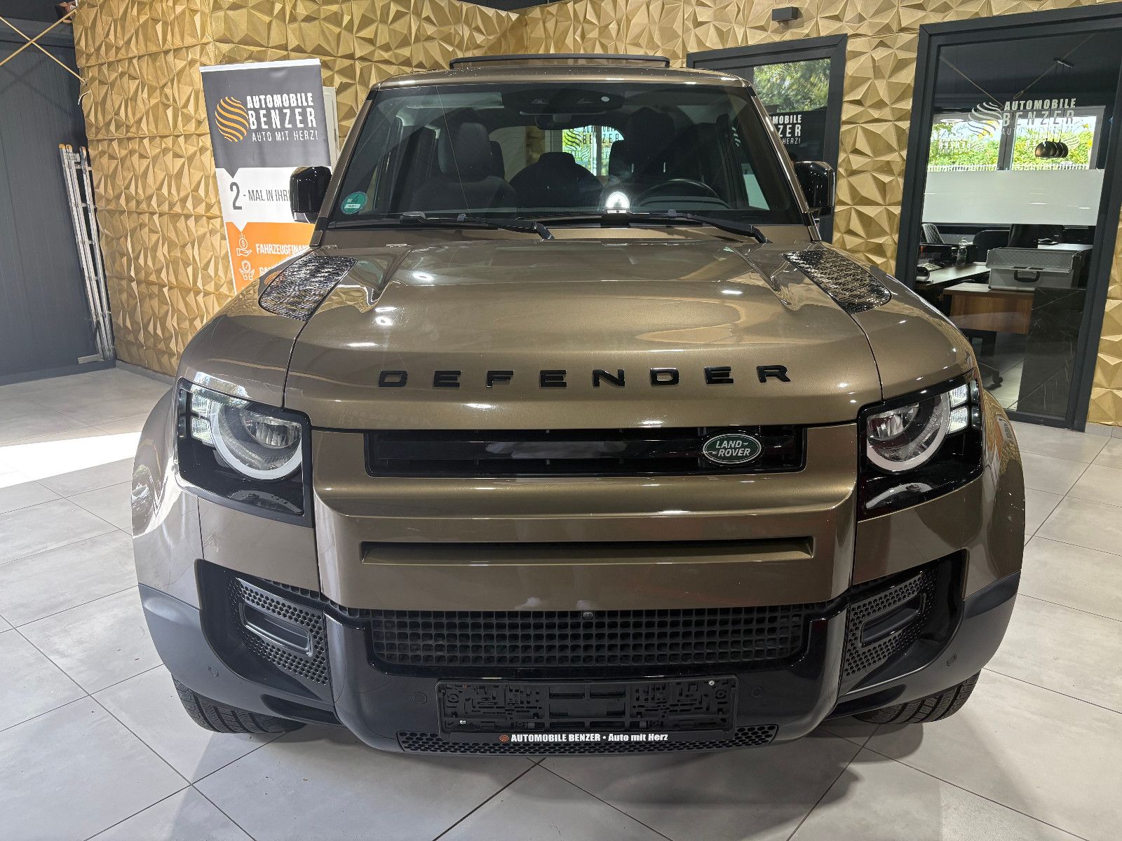 Fahrzeugabbildung Land Rover Defender 110 S/360°/NAVI/PANO/APPLE/ACC/SHZ