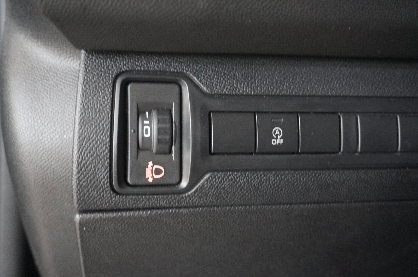 Fahrzeugabbildung Peugeot 308 LIM. 1.2T ACTIVE PACK NAVI/LED/TEMP./DAB+