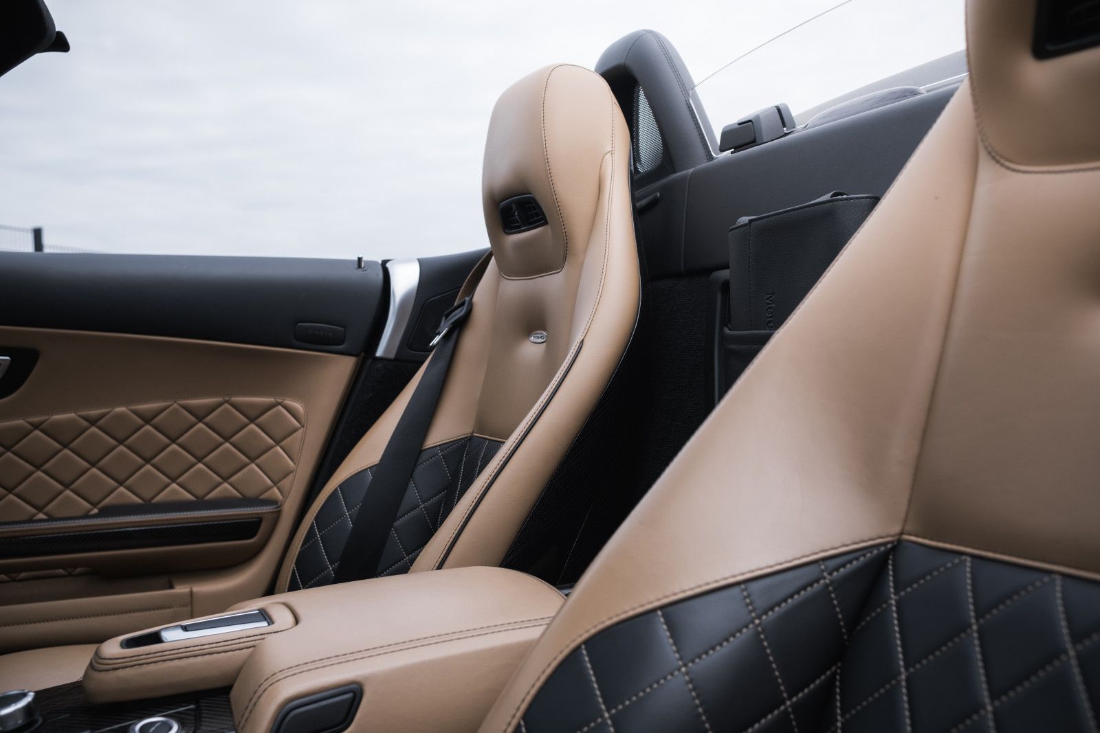 Fahrzeugabbildung Mercedes-Benz SLS AMG Roadster-Rückfahrkamera-Performance-Pak.