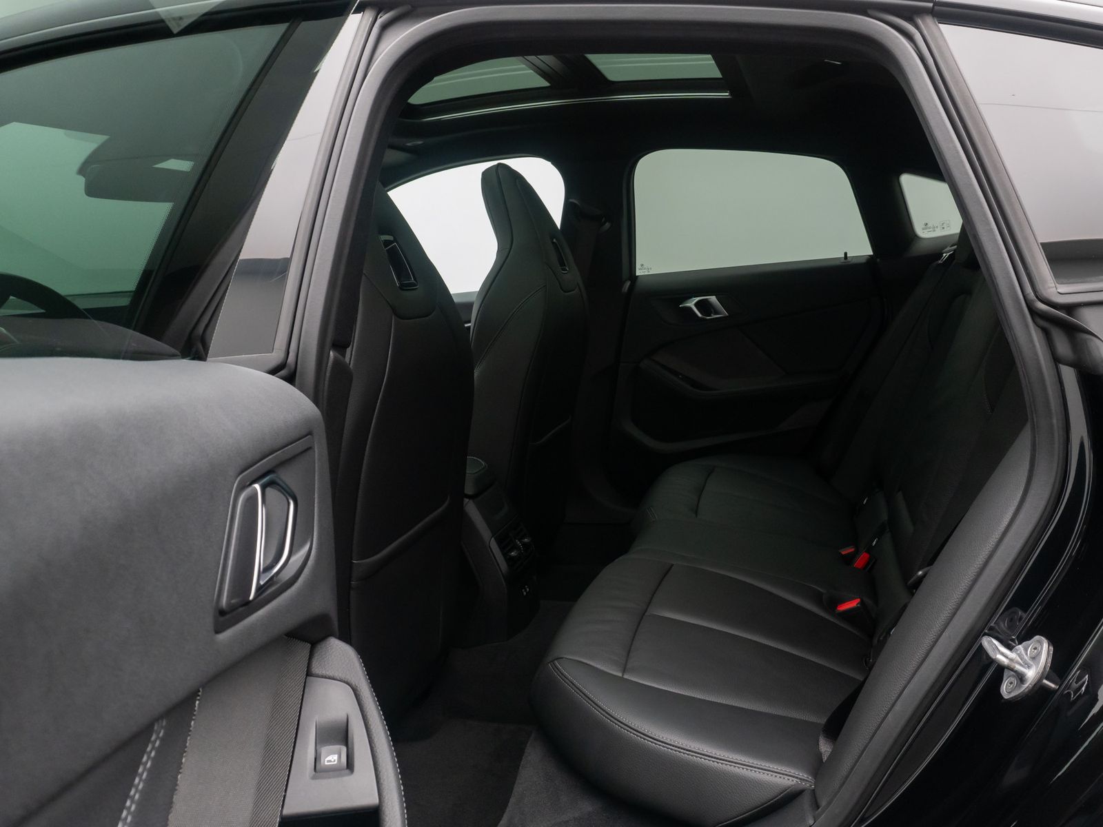 Fahrzeugabbildung BMW M235i xD GranCoupé DAB H/K Panorama Leder 19Zoll