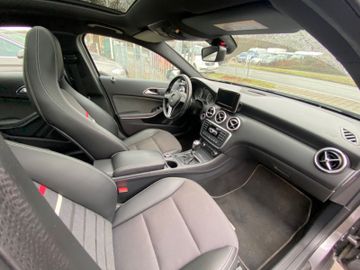 Fahrzeugabbildung Mercedes-Benz A 200 Style*HarmanKardon*Bi-Xenon*Panorama*