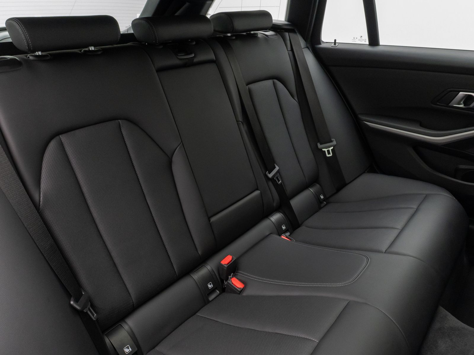 Fahrzeugabbildung BMW 320e xD Panorama Kamera DAB HiFi Alarm Sport LED