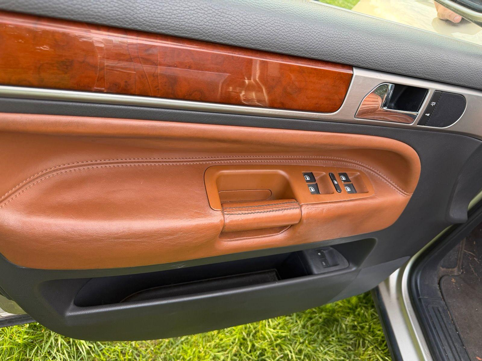 Volkswagen Touareg 2004 — photo 8