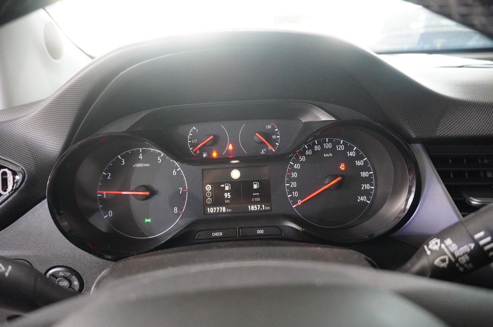 Fahrzeugabbildung Opel Crossland X 1.2 NAVI/LED/SHZ/LHZ/ALU/TEMPOMAT
