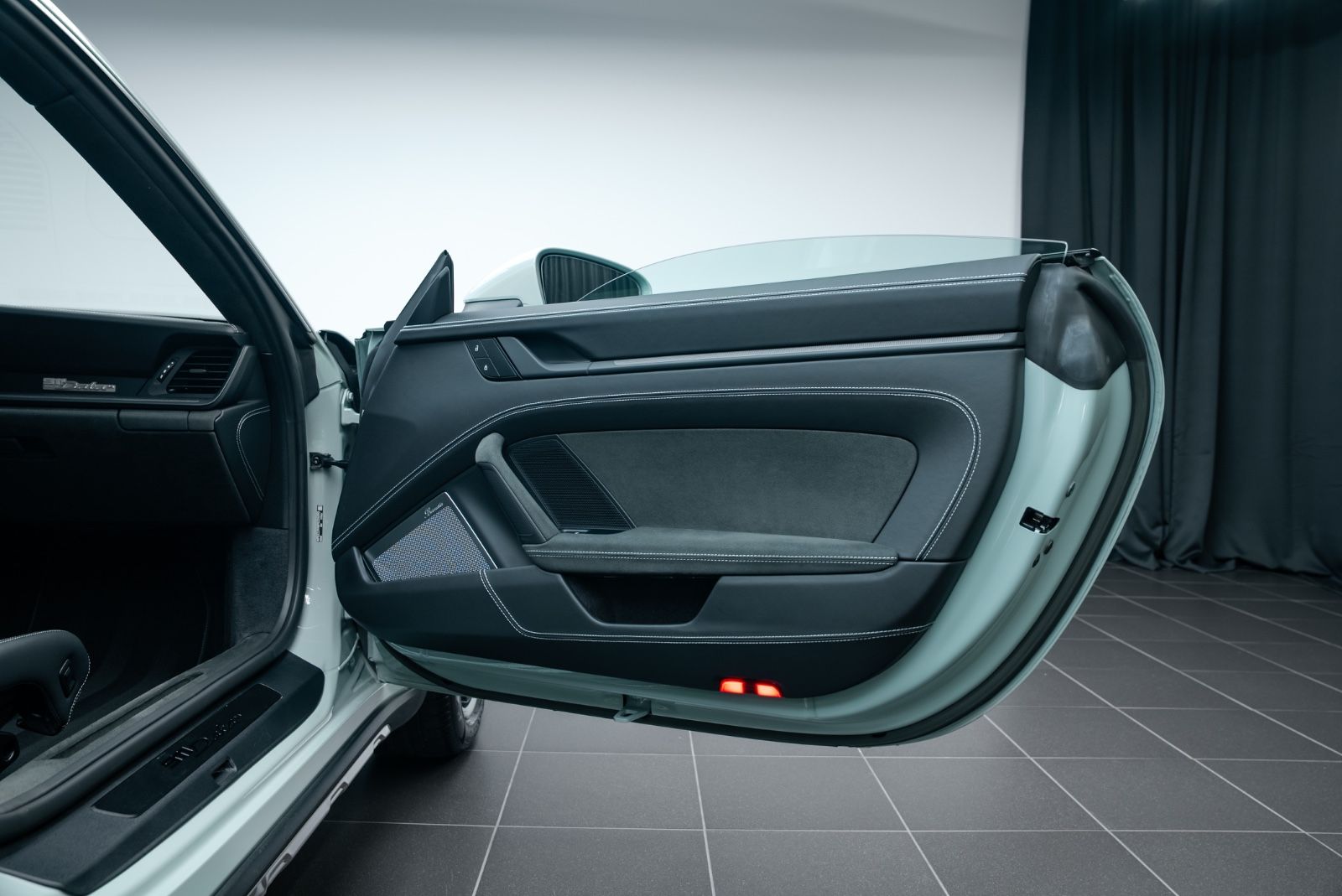 Fahrzeugabbildung Porsche 911 992 Dakar/FULL PPF/ROOF RACK/BURMESTER/360°