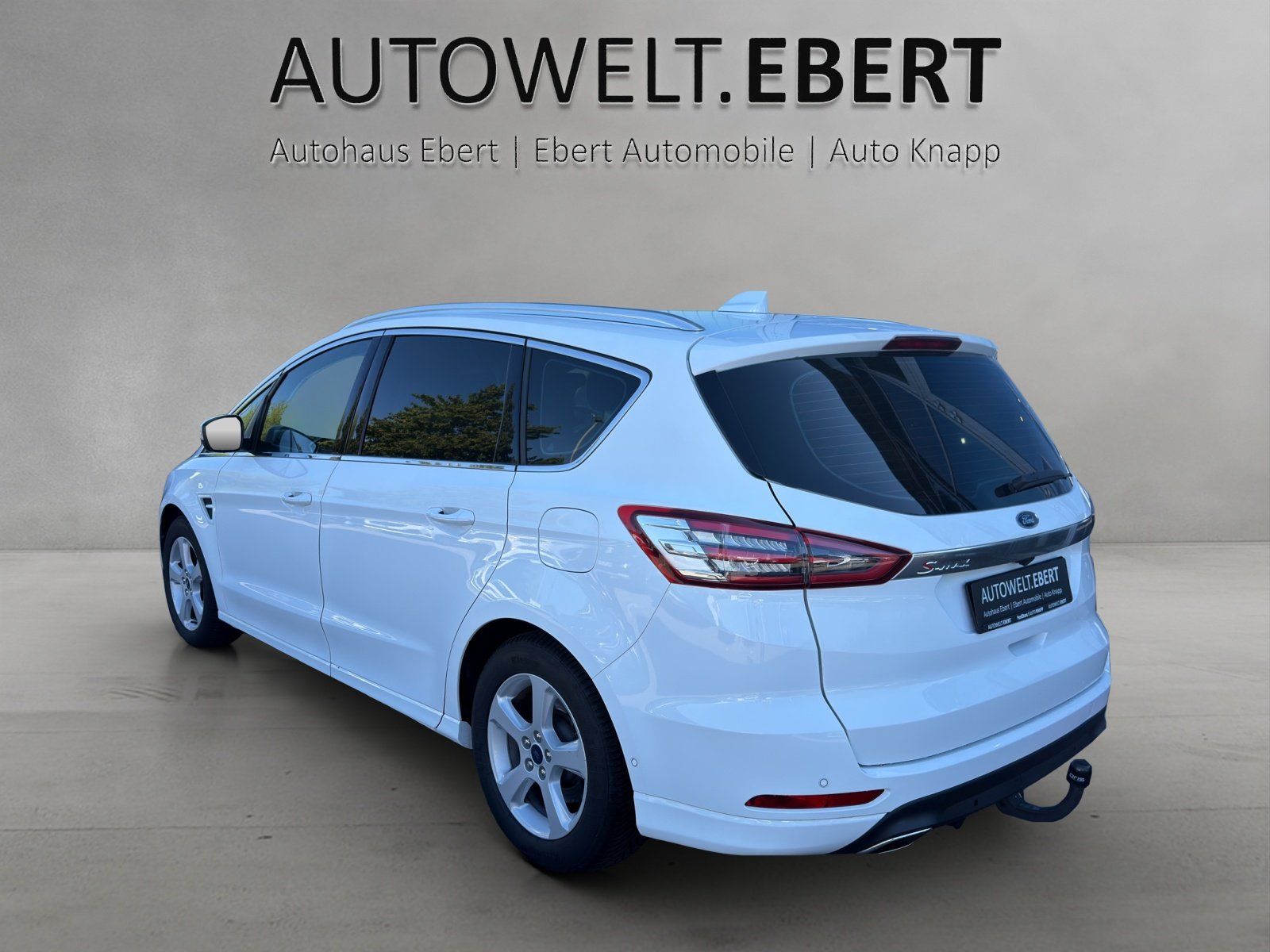 Fahrzeugabbildung Ford S-Max 2.0 EB Titanium Allrad Standh RFK SH AHK