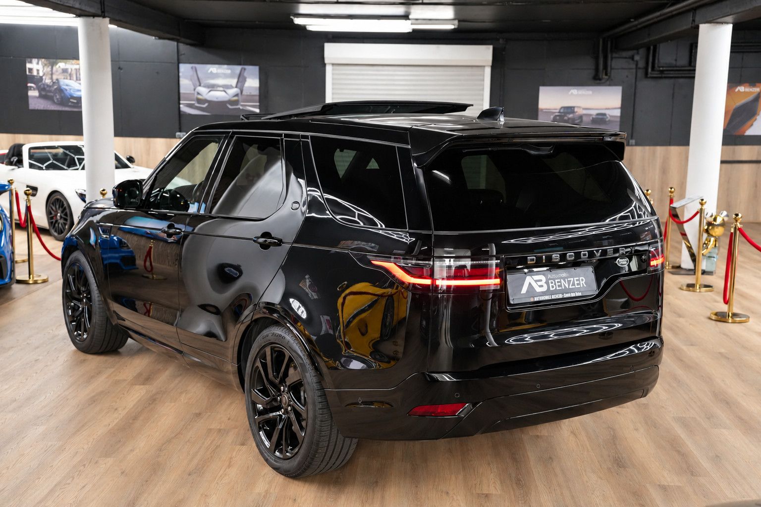 Fahrzeugabbildung Land Rover Discovery SE*R-Dynamic*7-Sitz*Pano*Meridian*360°