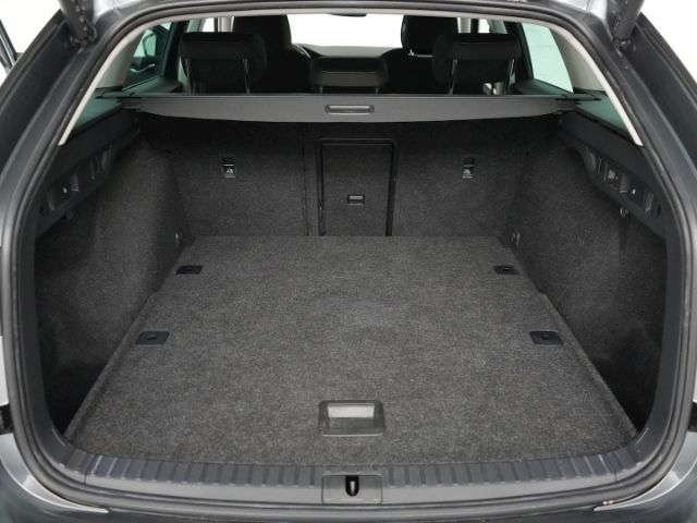 Octavia COMBI TOUR TDI DSG+AHK+LED+NAVI+STANDHEI